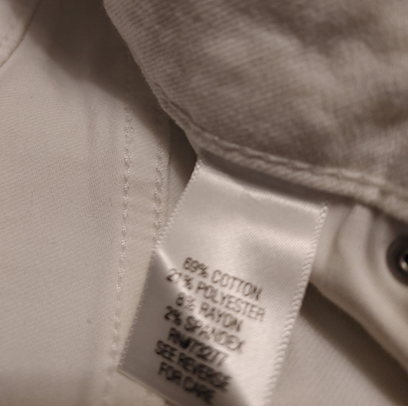 Capri Mid Rise. SZ.8 NWT White - Picture 6 of 7